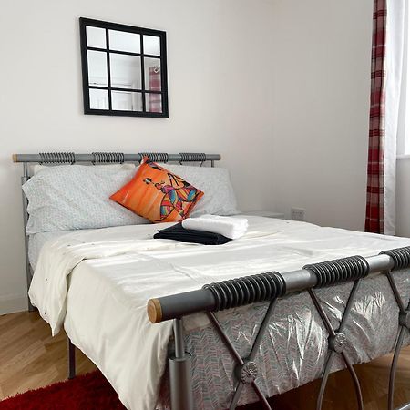 Eldridge Court Apartment ดาเกนแนม ภายนอก รูปภาพ